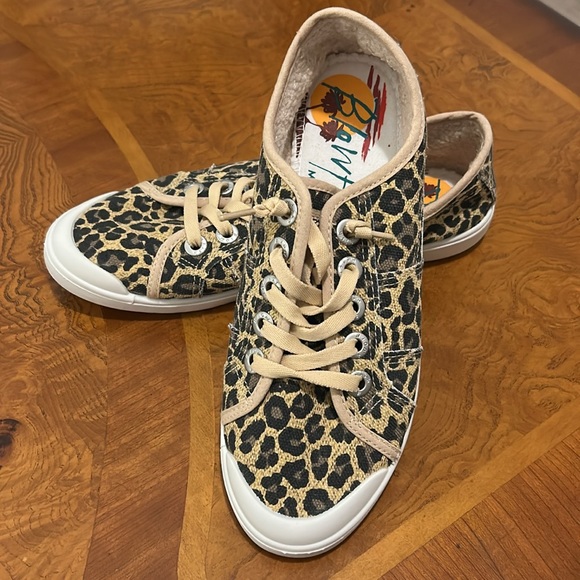Blowfish Cheetah Sneakers - Picture 13 of 13